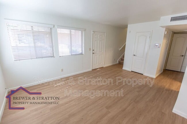 Building Photo - 303 N Miller Rd
