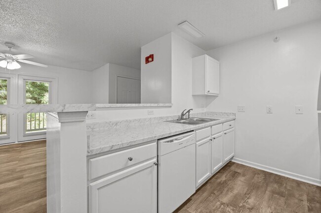 Building Photo - Two Bedroom Apartment