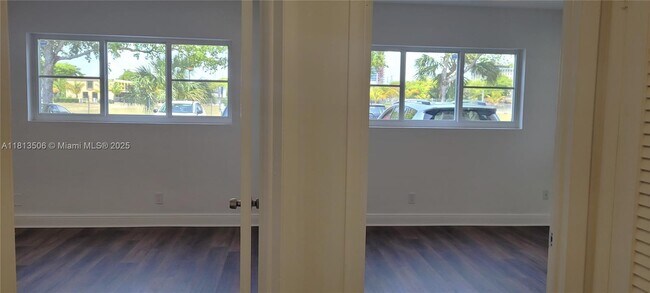 Building Photo - 270 Layne Blvd