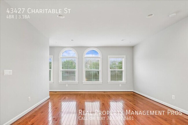 Building Photo - 43427 Charitable St