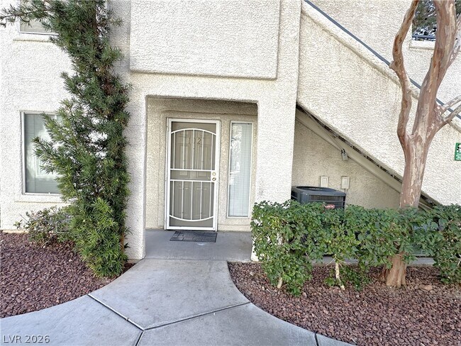 Building Photo - 3067 Key Largo Dr