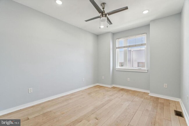 Building Photo - 2548 Arcadia St