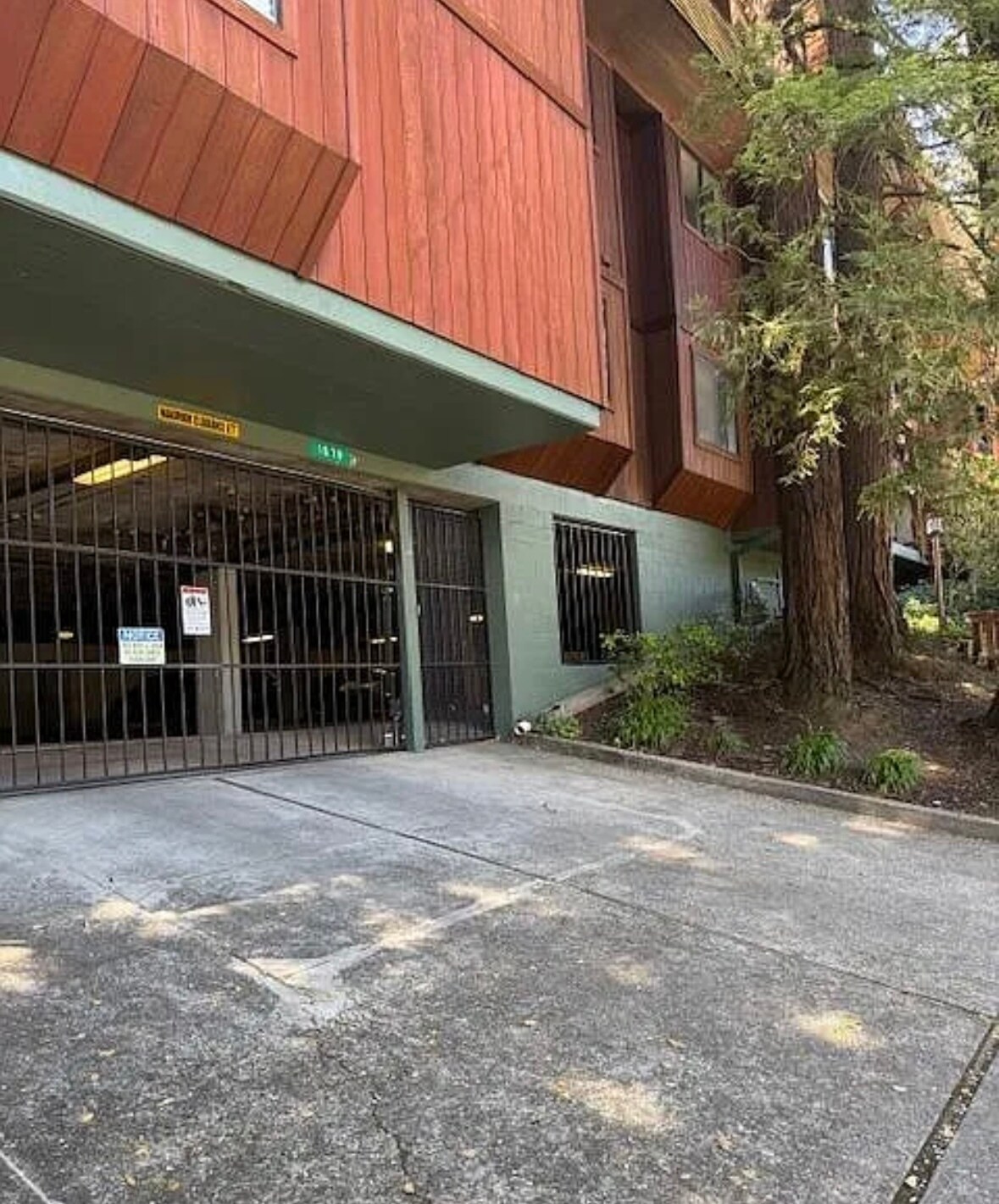 Building Photo - 1579 Lincoln Ave