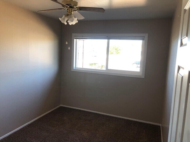 Building Photo - 5800 Bobwhite Ave