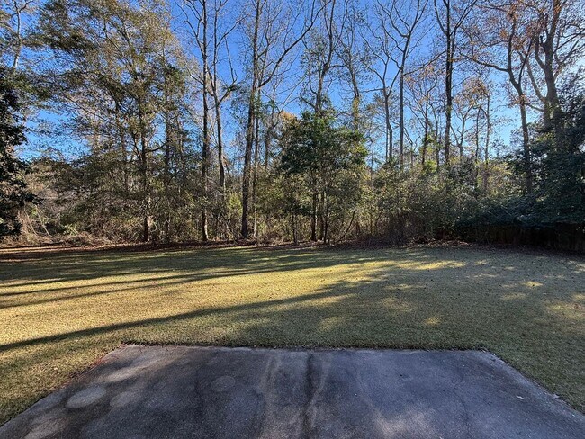 Building Photo - 512 Whistlestop Cir