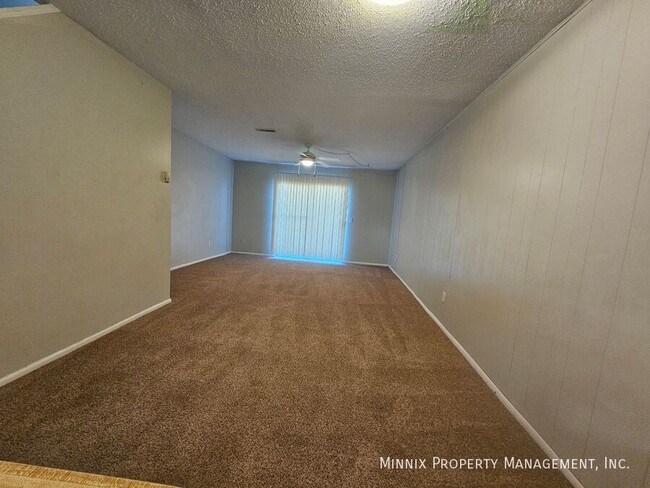 Building Photo - Plainview Apartments 2 Bedroom 1.5 Bath - ...