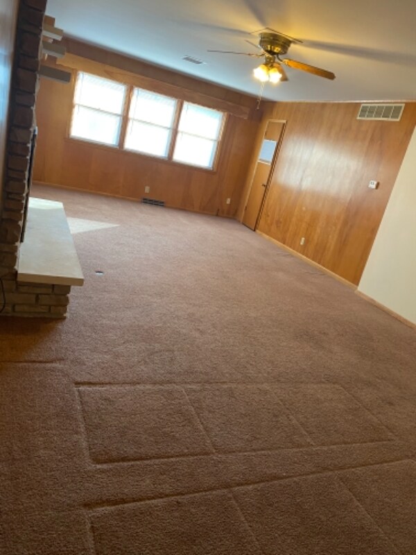 Building Photo - 3241 W 15th St N