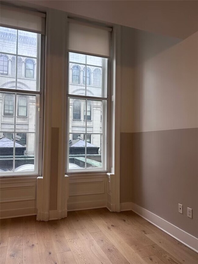 Building Photo - 30 W Broad St