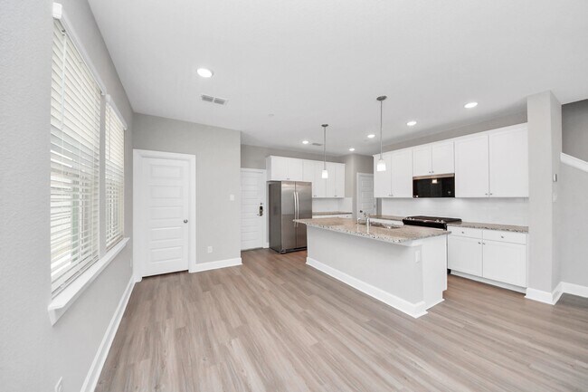 Building Photo - 5300 Berkeley Knl Cir