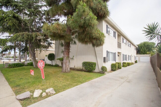 Building Photo - 2224 Curtis Ave