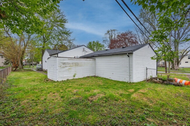 Building Photo - 15398 Garfield St