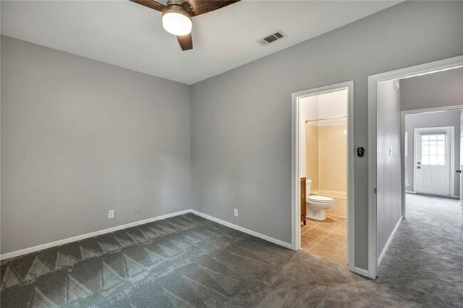 Building Photo - 1307 Kinney Ave