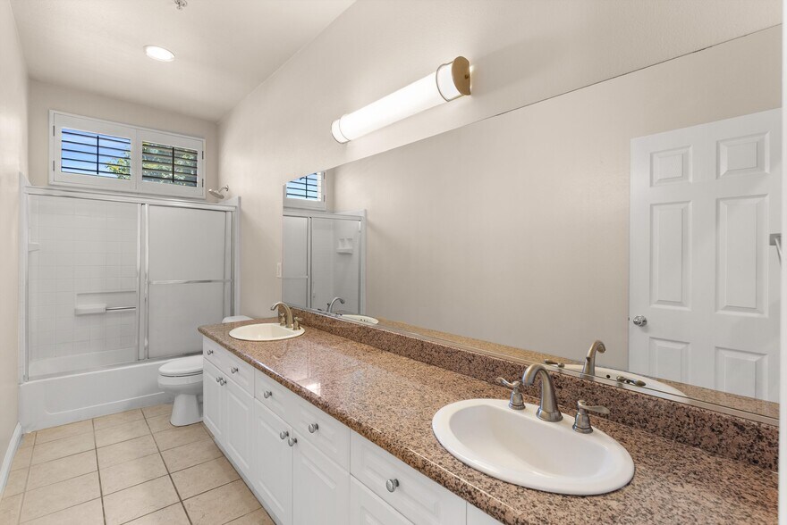 Building Photo - 15804 Crest Ln