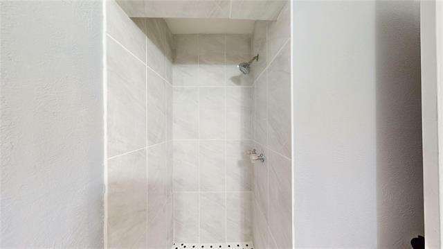 Building Photo - 5817 Sandra Dr