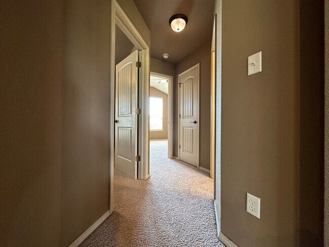 Building Photo - Spacious Elegance: Your Dream 3 Bed, 2 Bath Home with a Cozy Fireplace and 2-Car Garage!