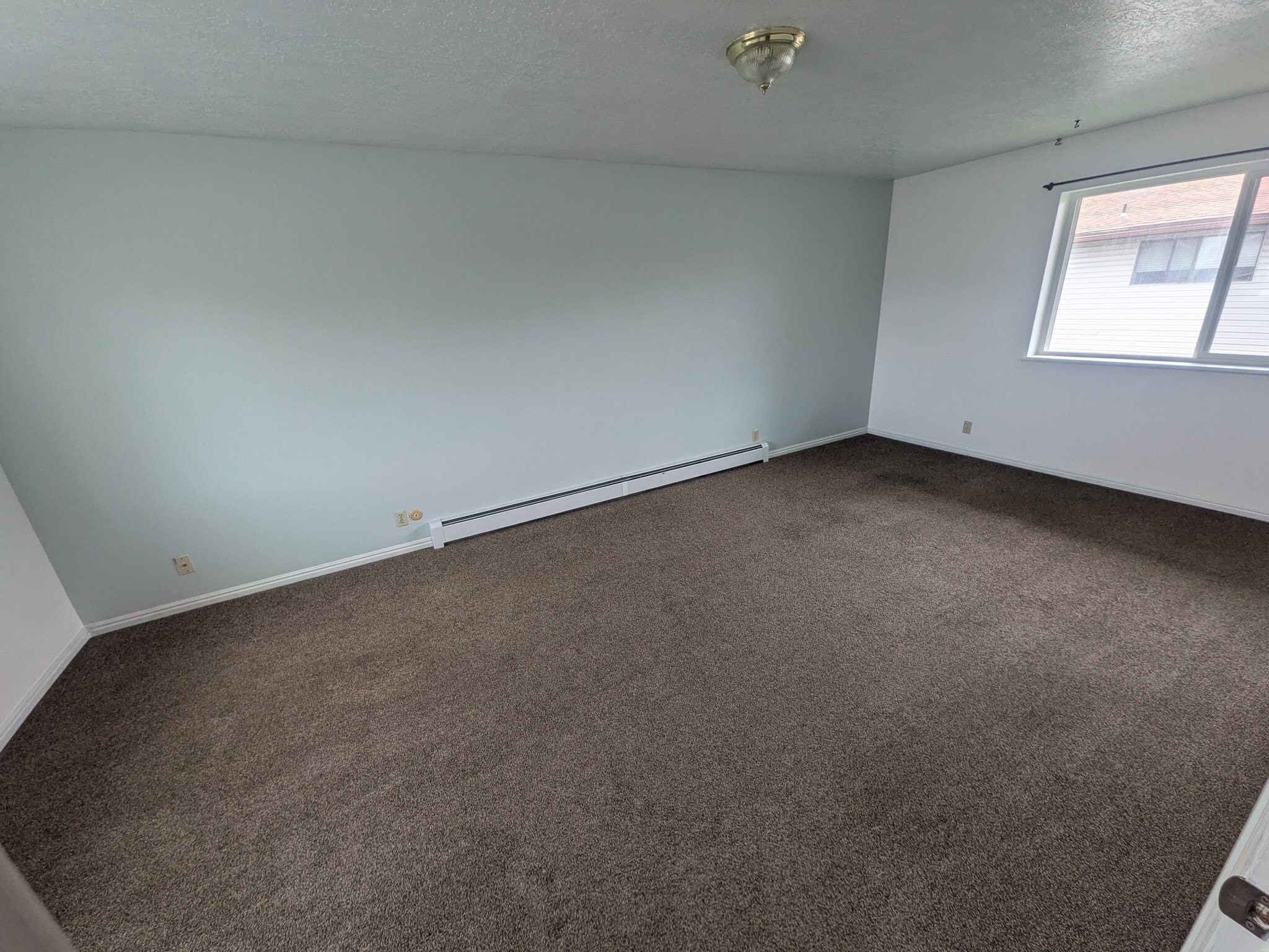 Building Photo - 186 W 1100 N