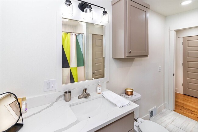 Building Photo - 394 Fletcher Ave