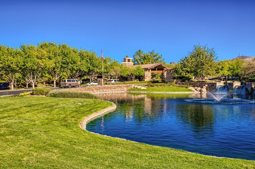 Building Photo - 7 Braelinn Dr