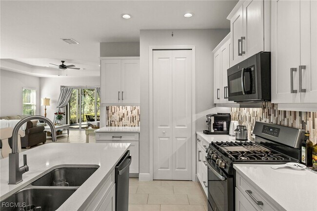 Building Photo - 11755 Solano Dr