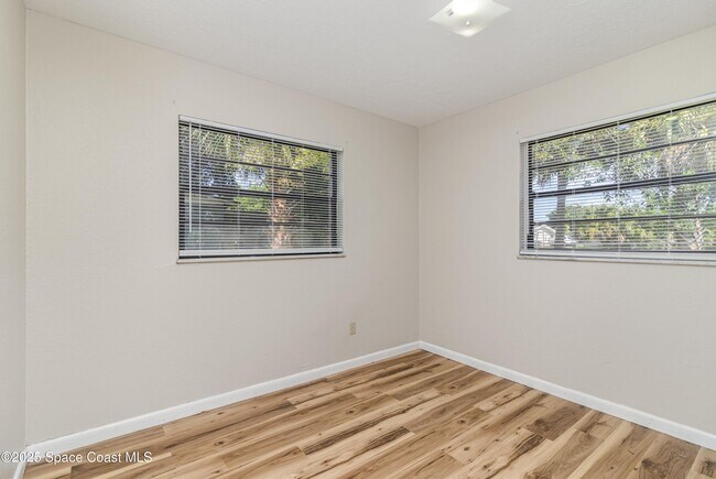 Building Photo - 3648 Tomlin Dr