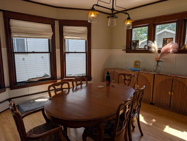 Building Photo - 3BR/2BA Northeast Minneapolis Home With Character, Privacy, and Room to Relax