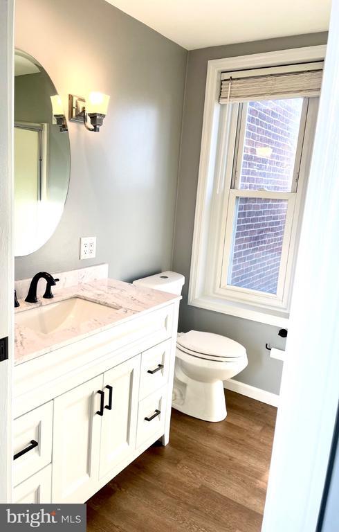 Building Photo - 326 Walnut St