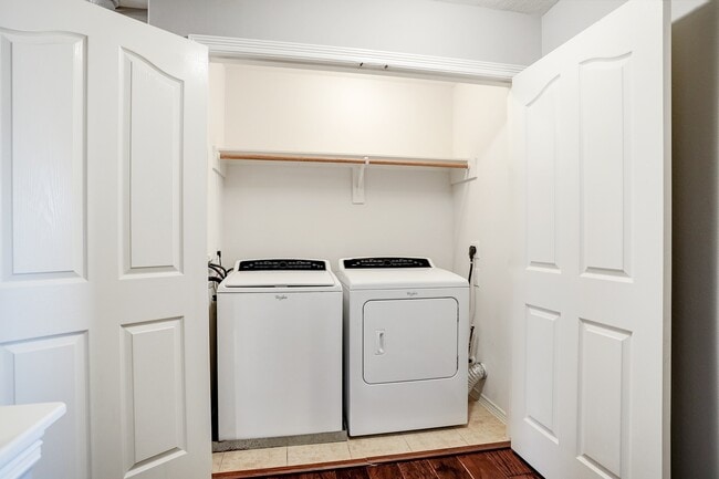 Building Photo - 8908 Minola Oaks Dr