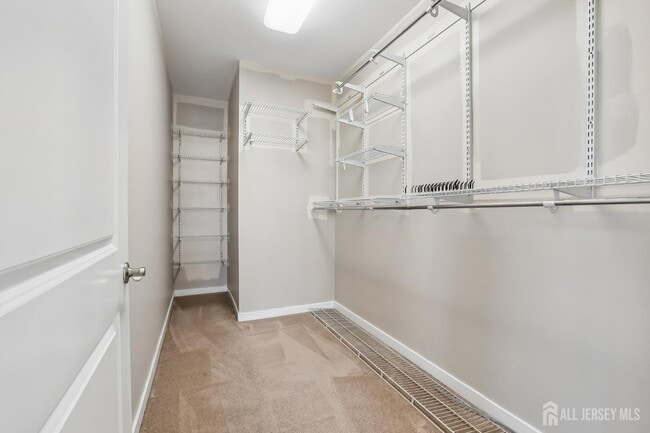 Building Photo - 347 Pond Ln