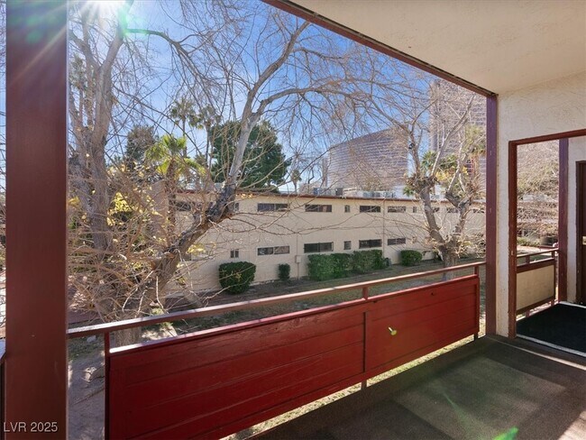 Building Photo - 350 E Desert Inn Rd