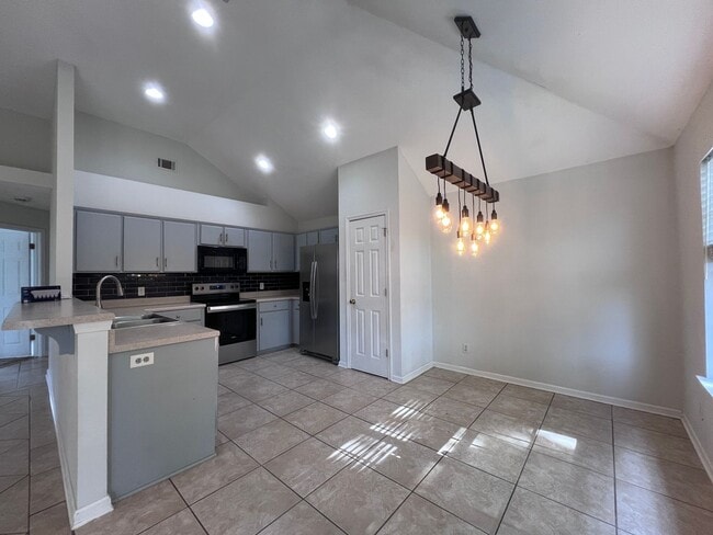 Building Photo - 3 bedroom 2 bath house in Berwick