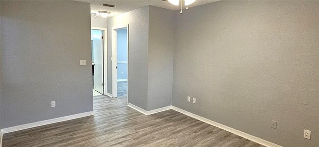 Building Photo - 10263 Gandy Blvd N