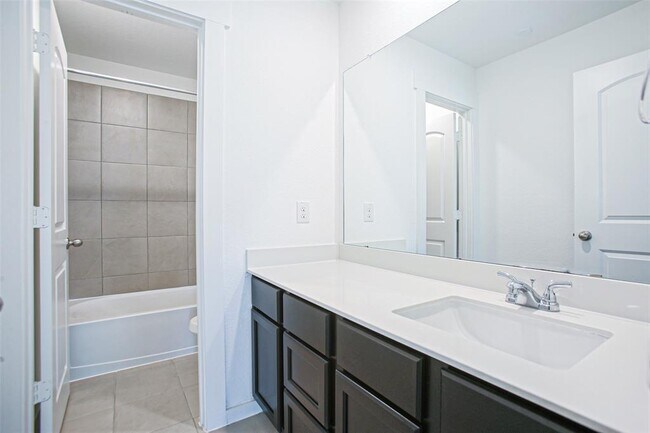 Building Photo - 2234 Memory Oaks Dr