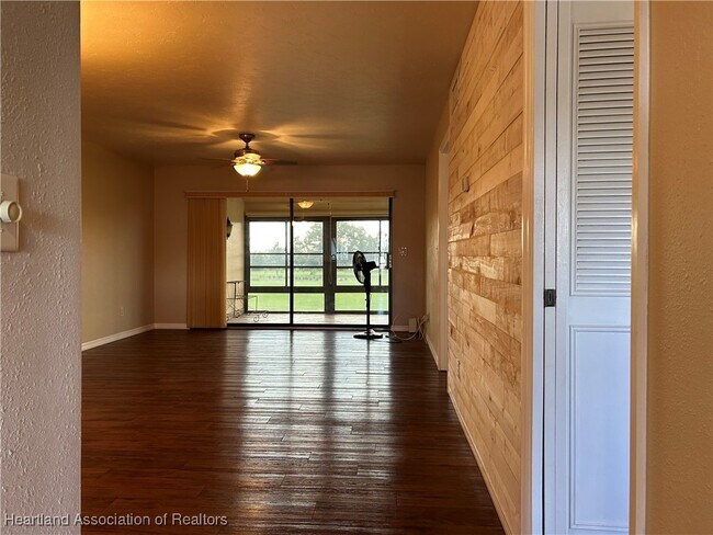Building Photo - 5556 Matanzas Dr