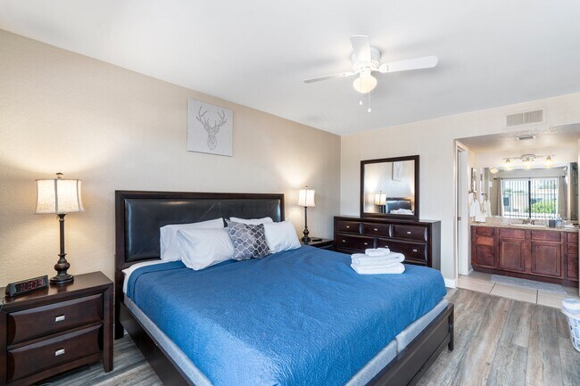 Building Photo - 3600 N Hayden Rd