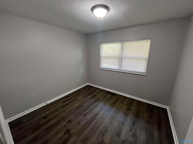 Building Photo - 3100 NW Las Animas Ave