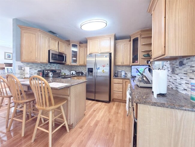 Building Photo - 10965 SW 116th St