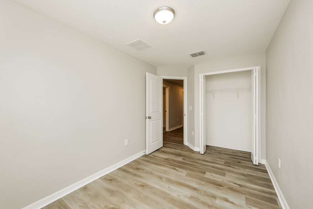 Building Photo - 12926 Utopia Gardens Way