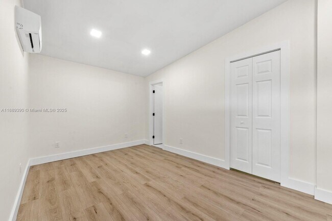 Building Photo - 9370 Nassau Dr