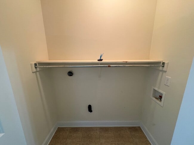 Building Photo - For Rent