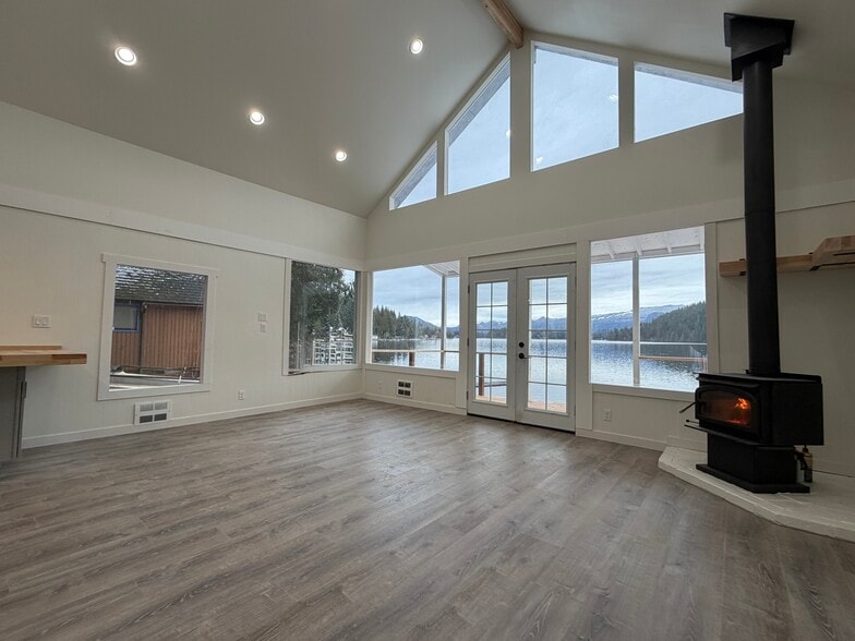 Building Photo - 34761 S Shore Dr