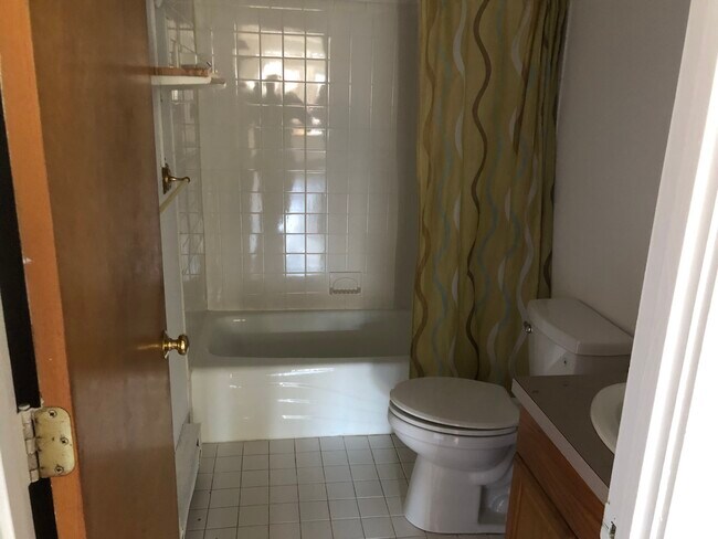 Bathroom - 18 Townley St