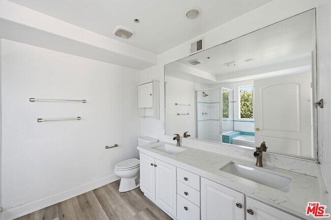 Building Photo - 2311 Schader Dr