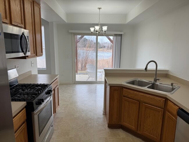 Building Photo - 111 W Chatham Ln