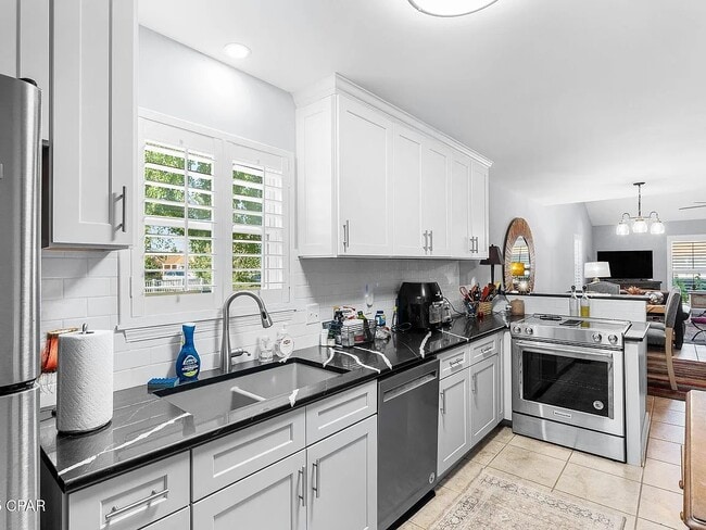 Building Photo - 4036 Woodridge Rd