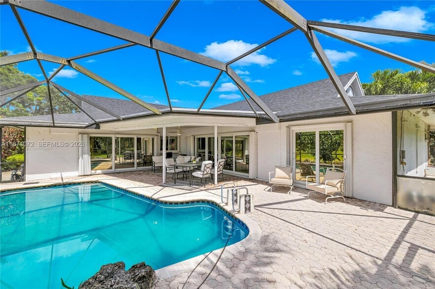 Building Photo - 5706 Guava Dr