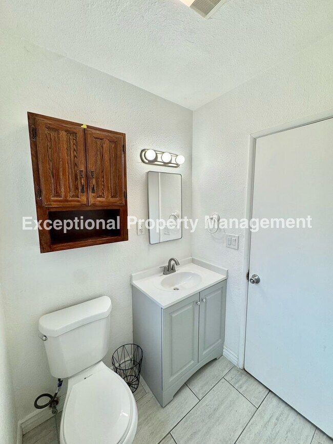 Building Photo - Ready to move in 3 bed 2 bath home