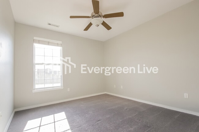 Building Photo - 4303 SW Brownstone Ave