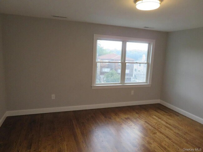 Building Photo - 47 Gibson Pl