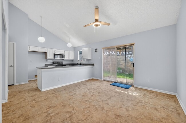 Building Photo - 2818 Crest Park Dr