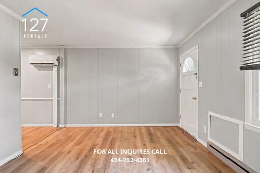 Building Photo - Charming 2 Bed/1 Bath Property in Quiet Neighborhood
